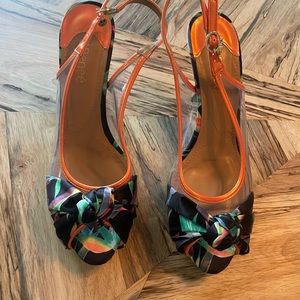 Beautiful jungle themed shoe..